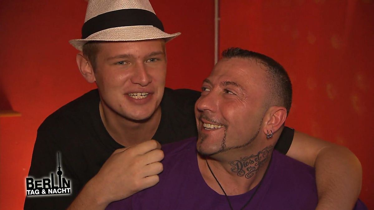 Berlin Tag Und Nacht Wer Ist Gestorben „Berlin - Tag & Nacht”-Star Falko Ochsenknecht ist tot: Das war seine